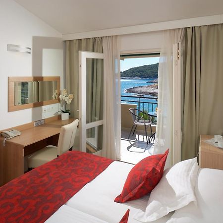 Hotel Fortuna Милна Екстериор снимка