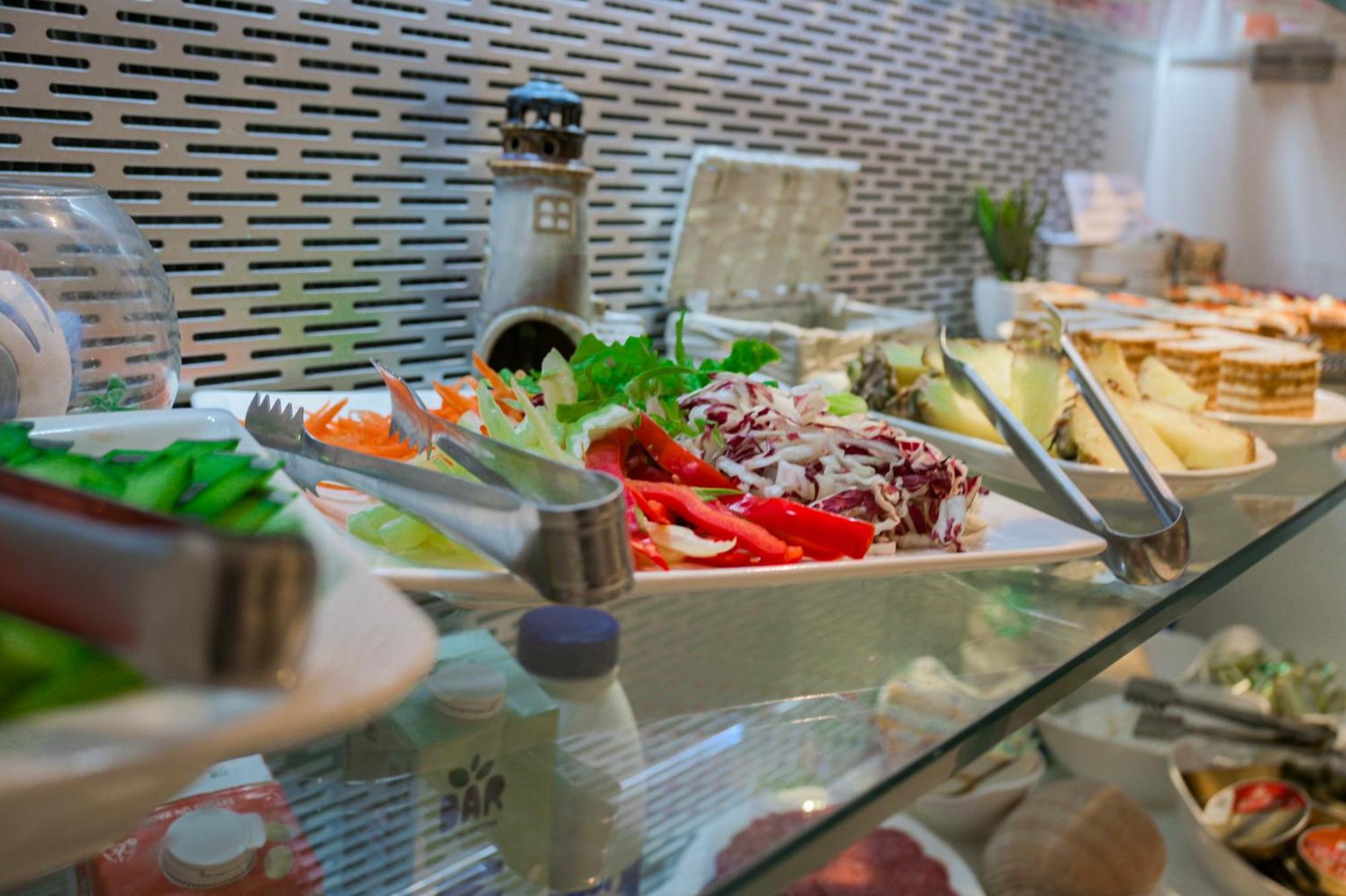 Hotel Fortuna Милна Екстериор снимка