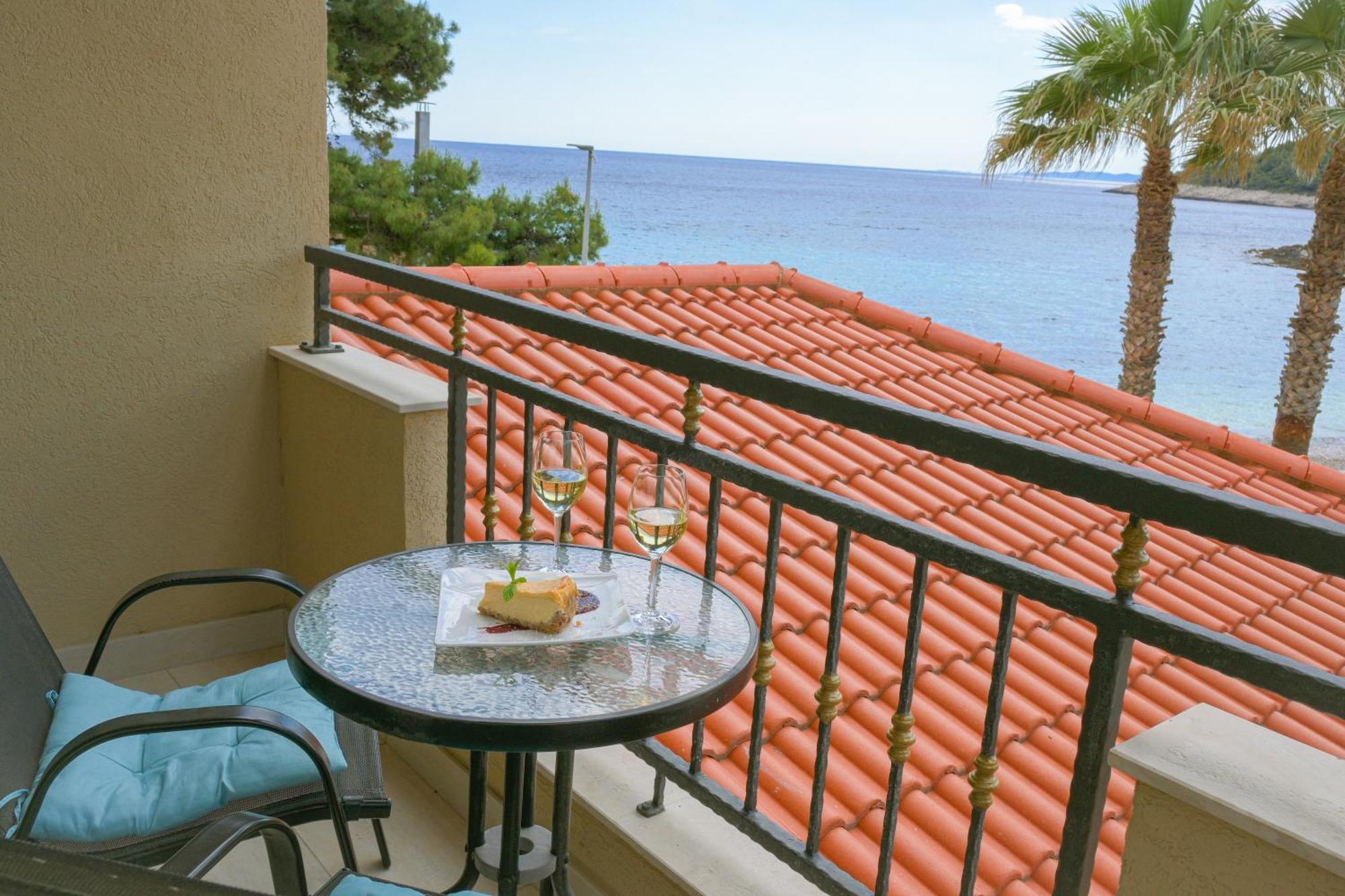 Hotel Fortuna Милна Екстериор снимка