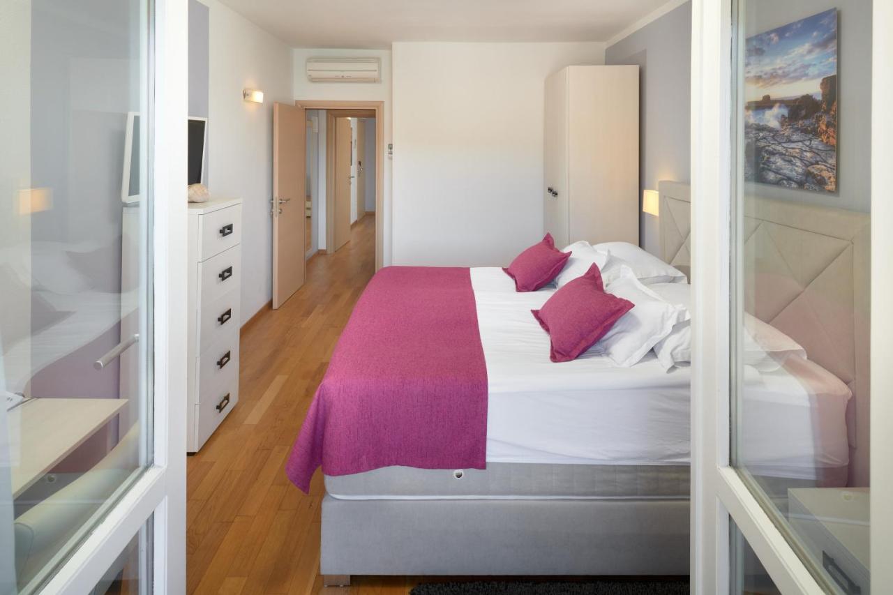 Hotel Fortuna Милна Екстериор снимка