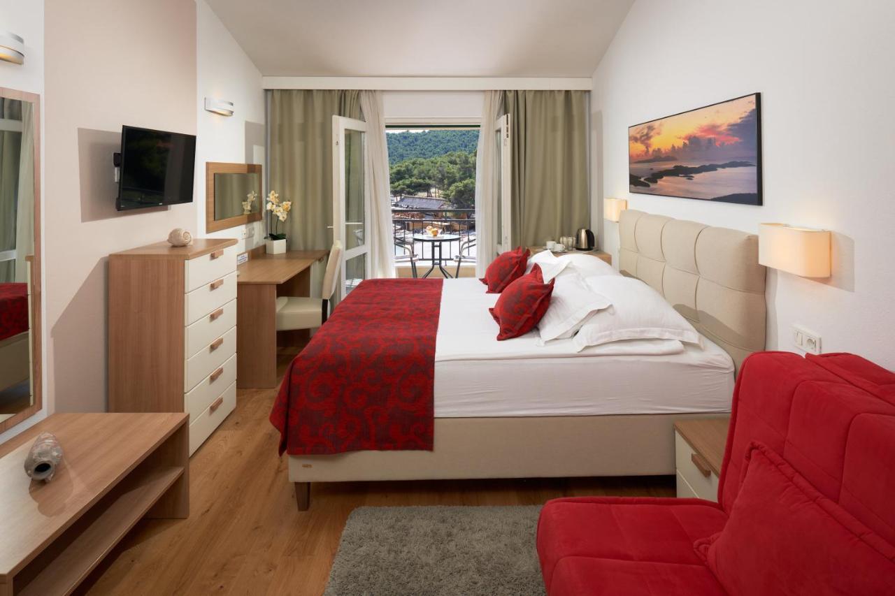 Hotel Fortuna Милна Екстериор снимка