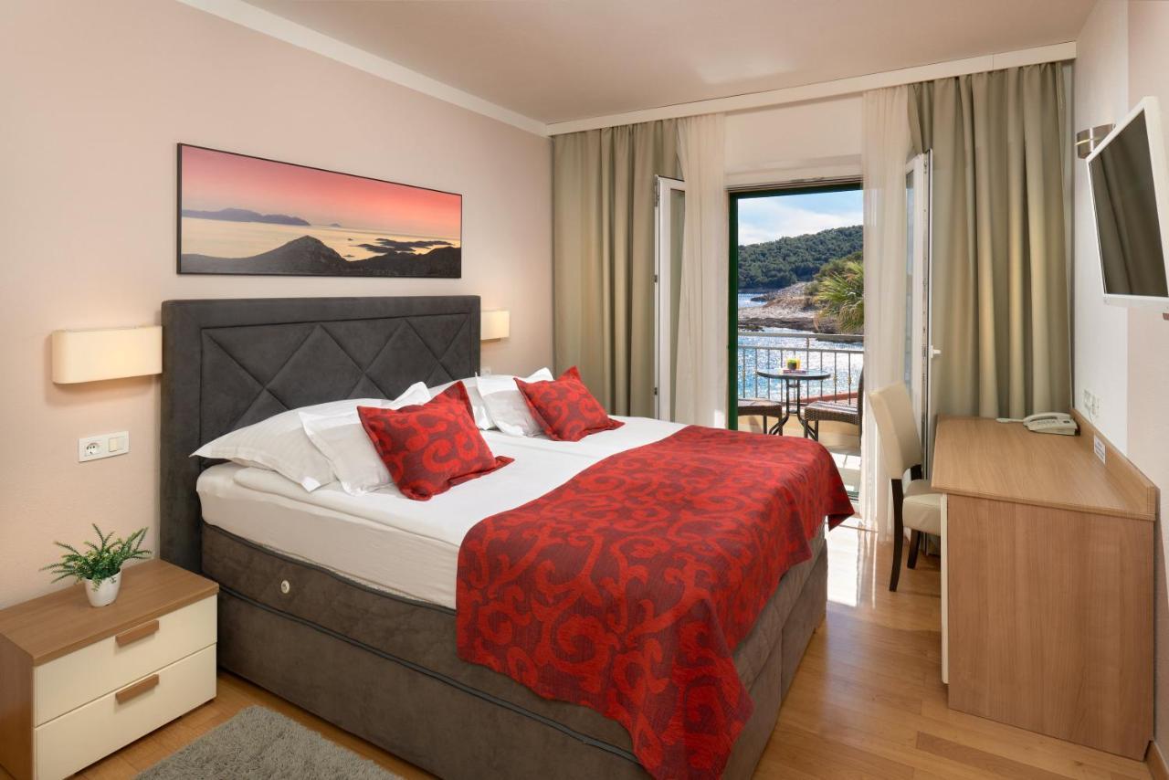 Hotel Fortuna Милна Екстериор снимка