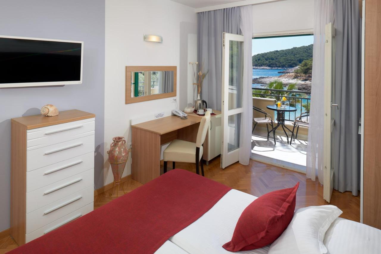Hotel Fortuna Милна Екстериор снимка